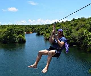 Volando sobre el rio